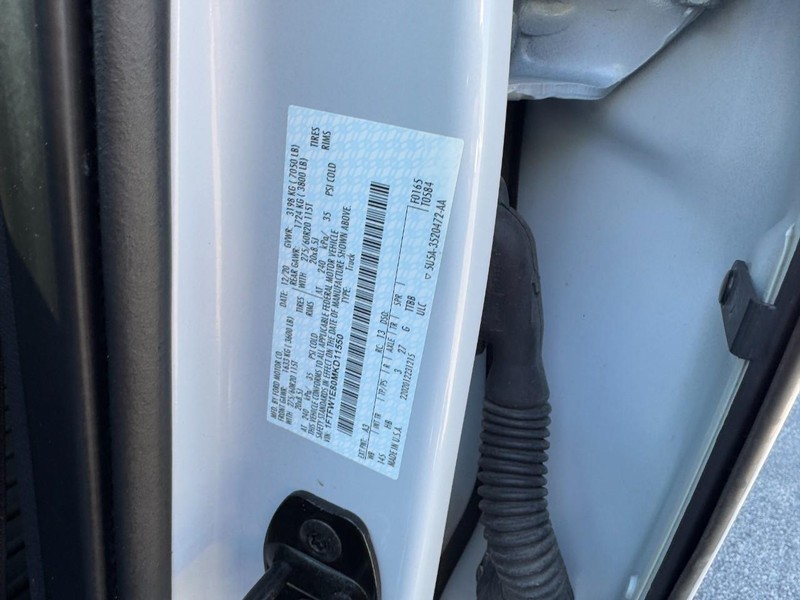 Ford F-150 Vehicle Full-screen Gallery Image 26