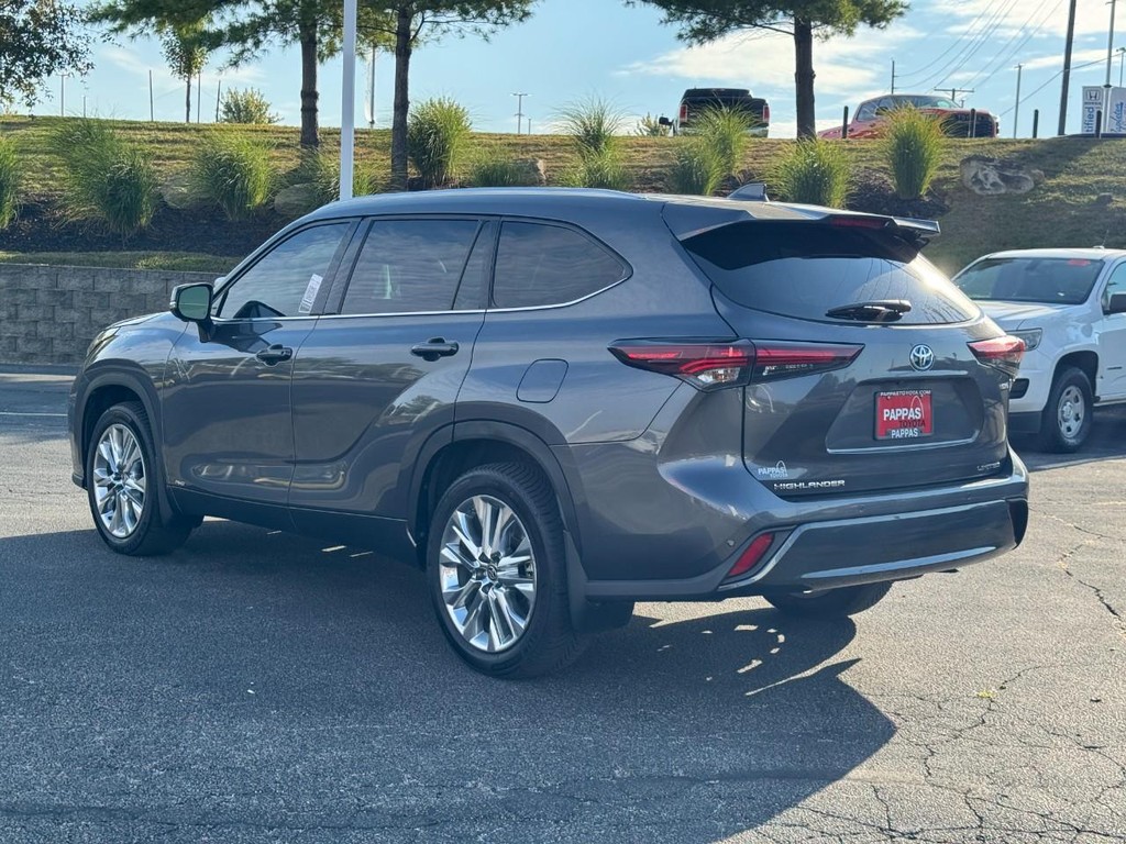 Toyota Highlander Vehicle Full-screen Gallery Image 06