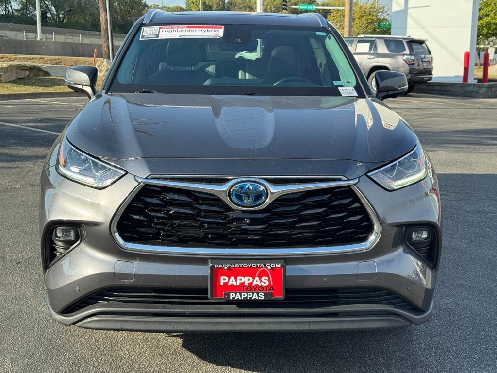 Toyota Highlander Vehicle Full-screen Gallery Image 09