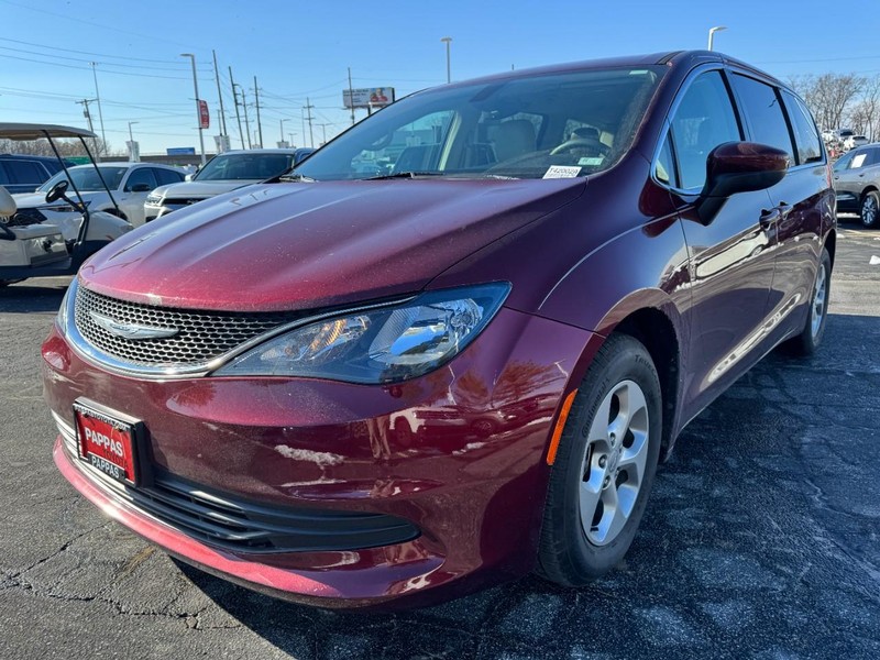 Chrysler Pacifica Vehicle Full-screen Gallery Image 08