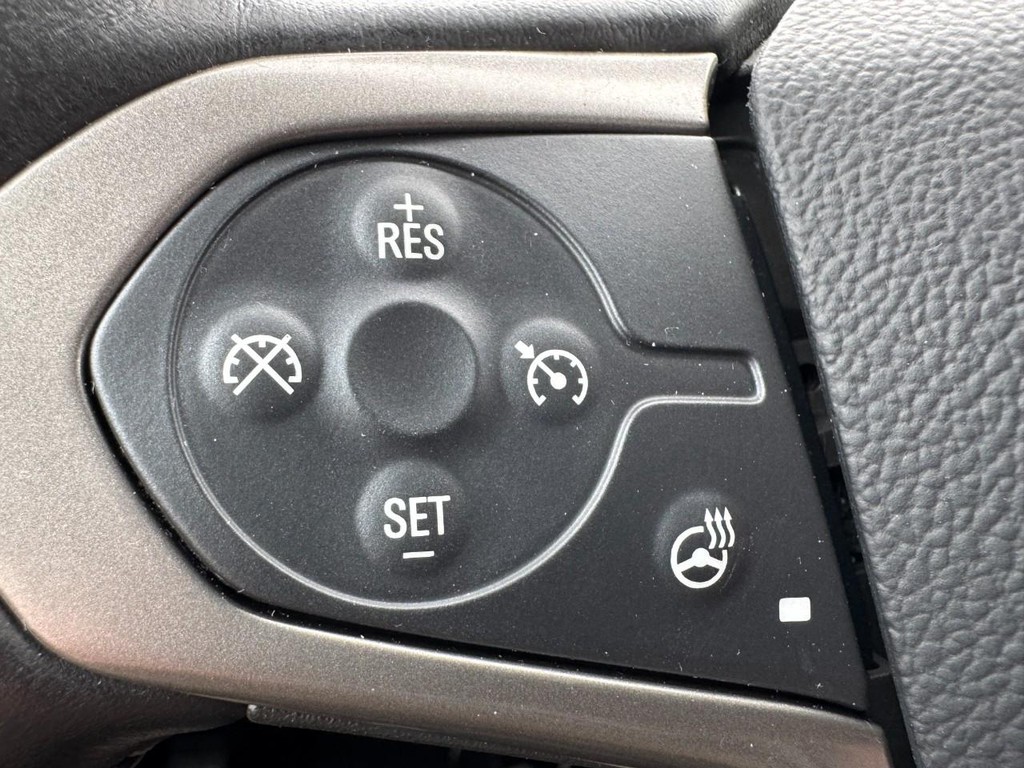 Chevrolet Colorado Vehicle Full-screen Gallery Image 17