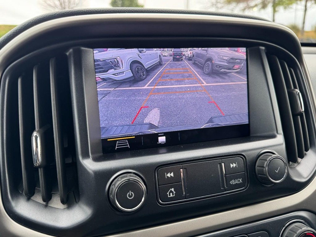 Chevrolet Colorado Vehicle Full-screen Gallery Image 21