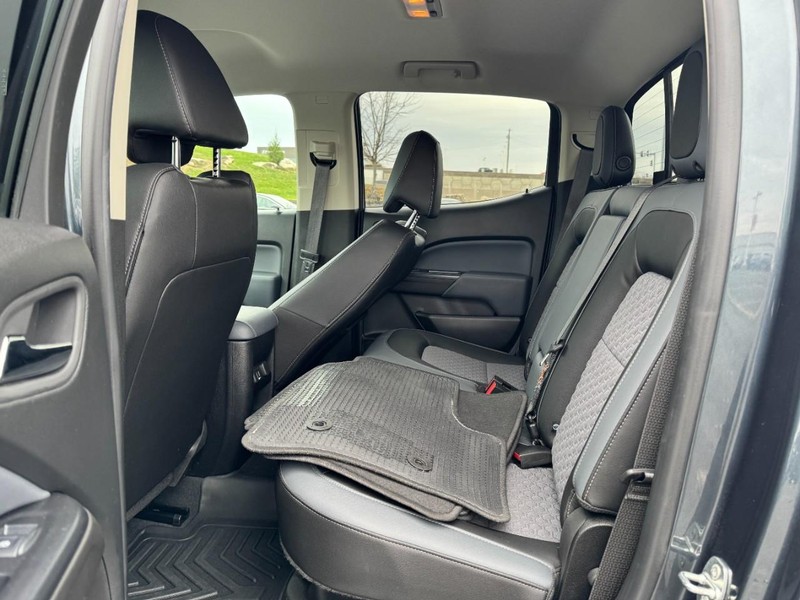 Chevrolet Colorado Vehicle Full-screen Gallery Image 10