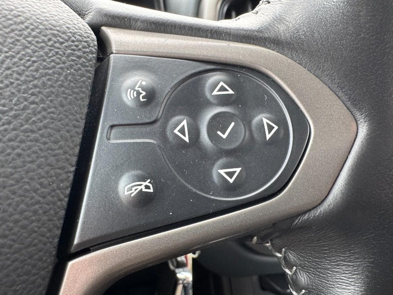 Chevrolet Colorado Vehicle Full-screen Gallery Image 18