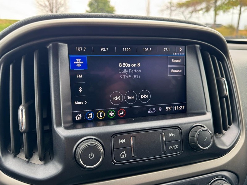 Chevrolet Colorado Vehicle Full-screen Gallery Image 20