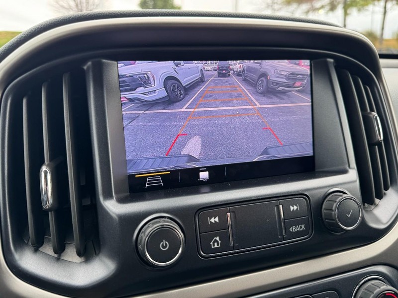 Chevrolet Colorado Vehicle Full-screen Gallery Image 21