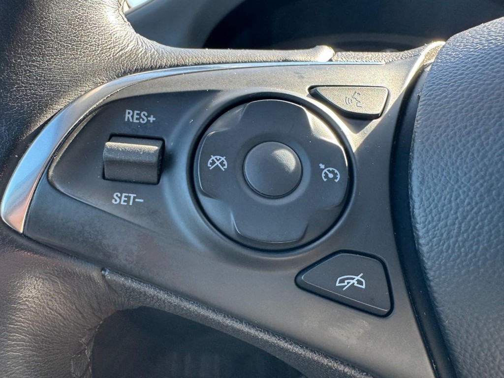 Buick Enclave Vehicle Full-screen Gallery Image 18