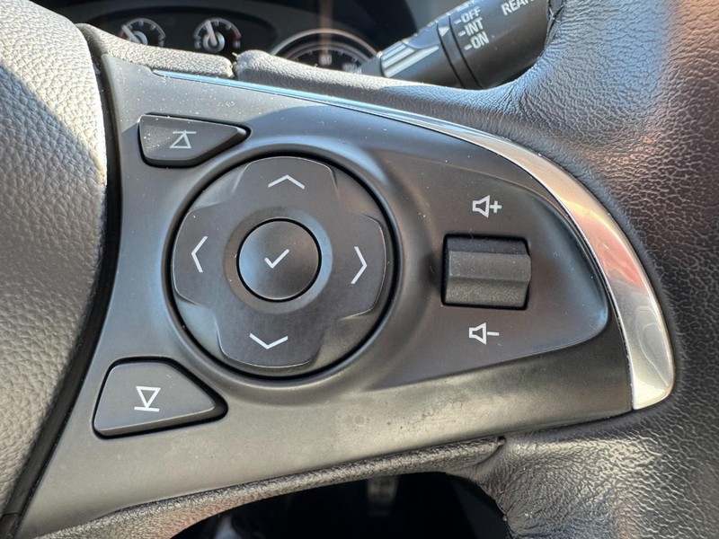 Buick Enclave Vehicle Full-screen Gallery Image 19