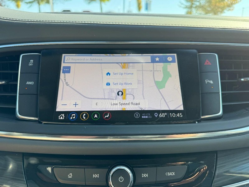 Buick Enclave Vehicle Full-screen Gallery Image 22