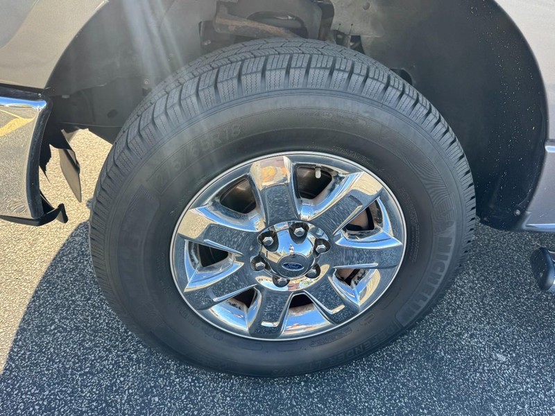 Ford F-150 Vehicle Full-screen Gallery Image 08