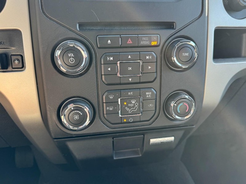 Ford F-150 Vehicle Full-screen Gallery Image 20