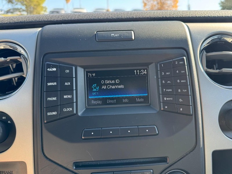 Ford F-150 Vehicle Full-screen Gallery Image 21