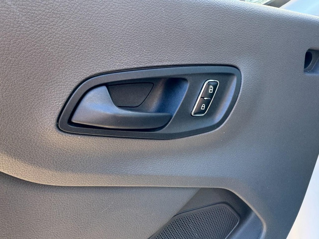 Ford Transit Passenger Wagon Vehicle Full-screen Gallery Image 14