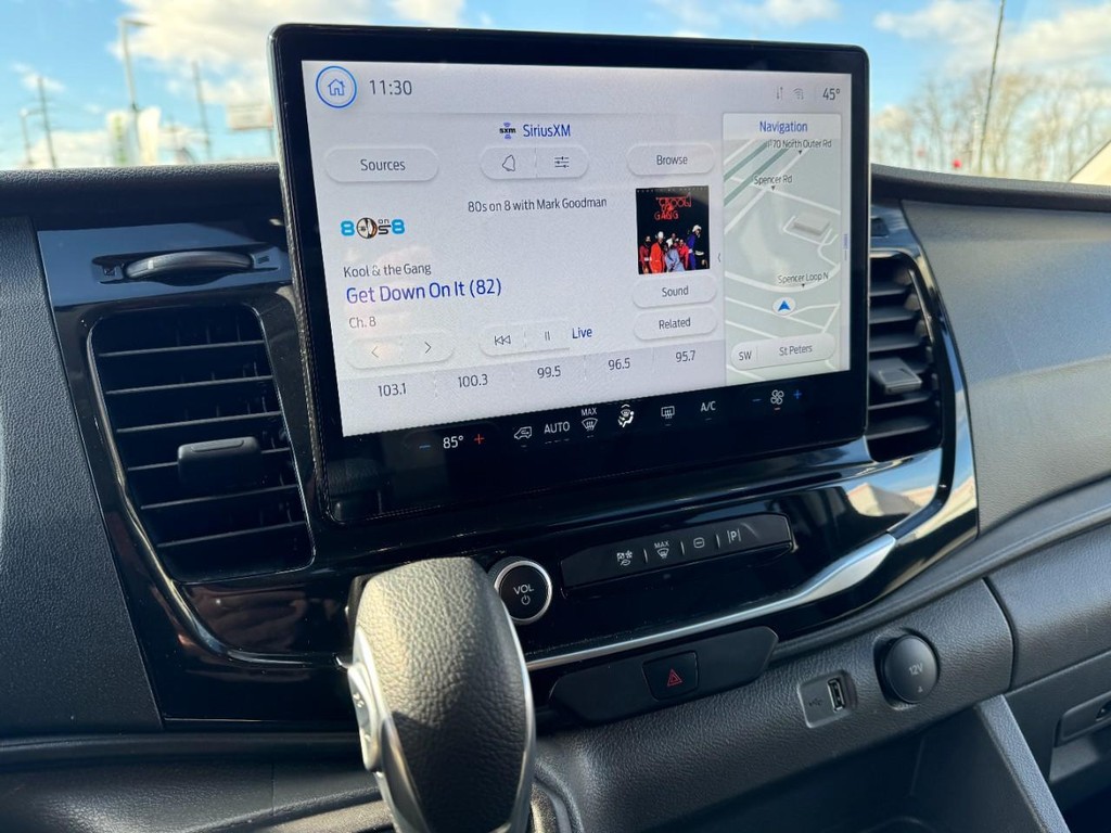 Ford Transit Passenger Wagon Vehicle Full-screen Gallery Image 17