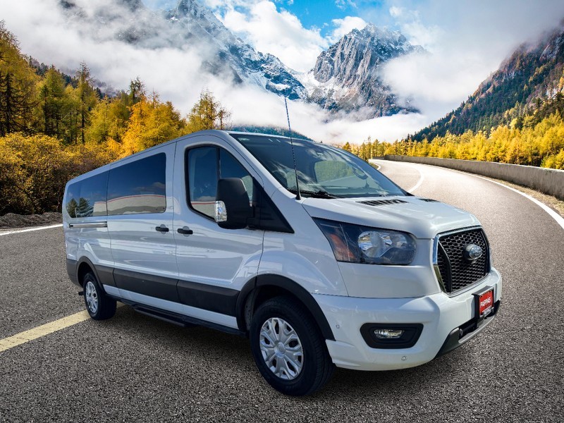 Ford Transit Passenger Wagon Vehicle Full-screen Gallery Image 01