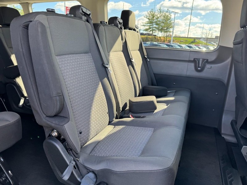 Ford Transit Passenger Wagon Vehicle Full-screen Gallery Image 08