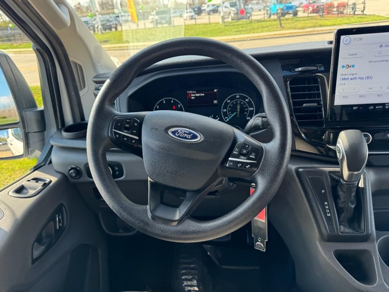 Ford Transit Passenger Wagon Vehicle Full-screen Gallery Image 11