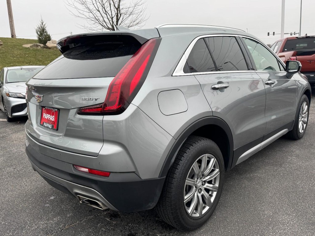 Cadillac XT4 Vehicle Full-screen Gallery Image 03