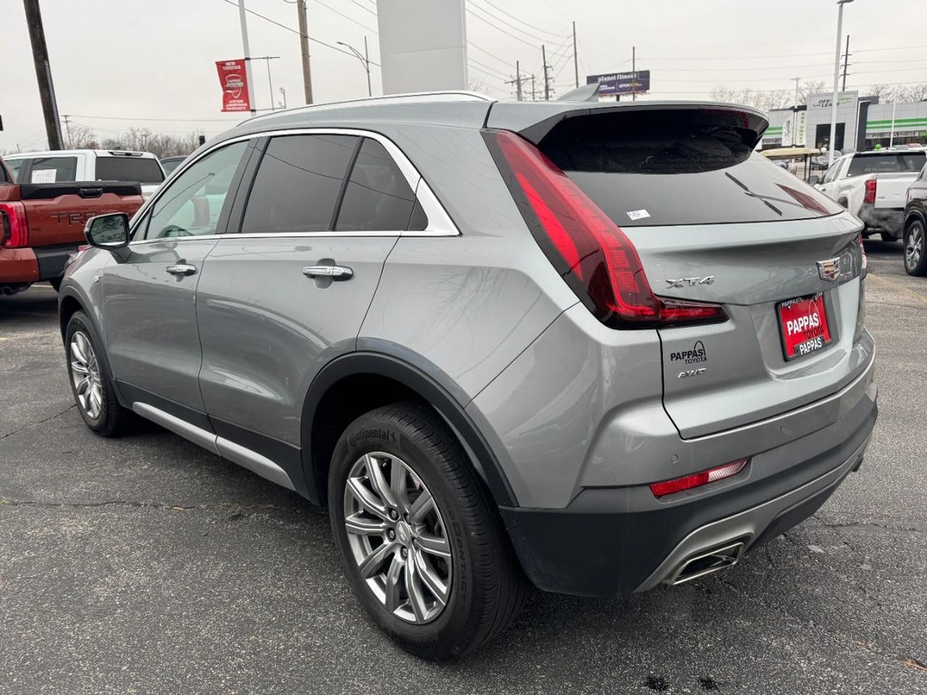 Cadillac XT4 Vehicle Full-screen Gallery Image 05