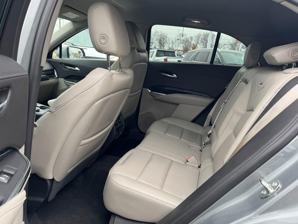 Cadillac XT4 Vehicle Full-screen Gallery Image 10