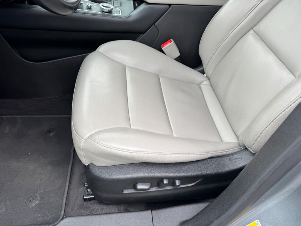 Cadillac XT4 Vehicle Full-screen Gallery Image 14