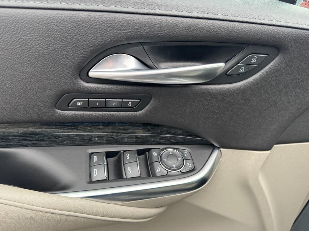 Cadillac XT4 Vehicle Full-screen Gallery Image 15