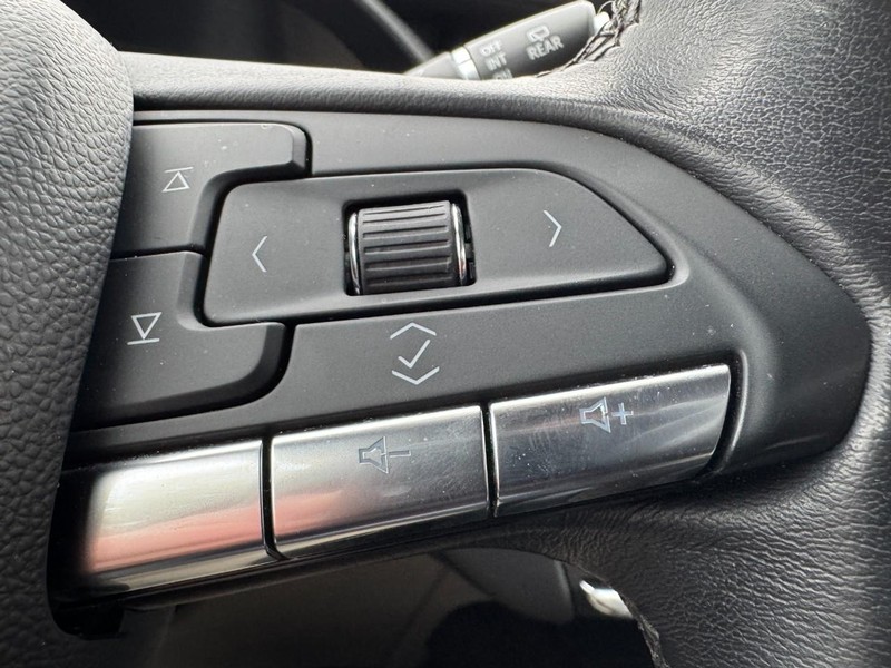 Cadillac XT4 Vehicle Full-screen Gallery Image 17