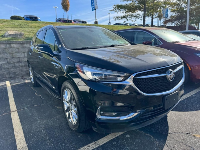 Buick Enclave Vehicle Full-screen Gallery Image 03