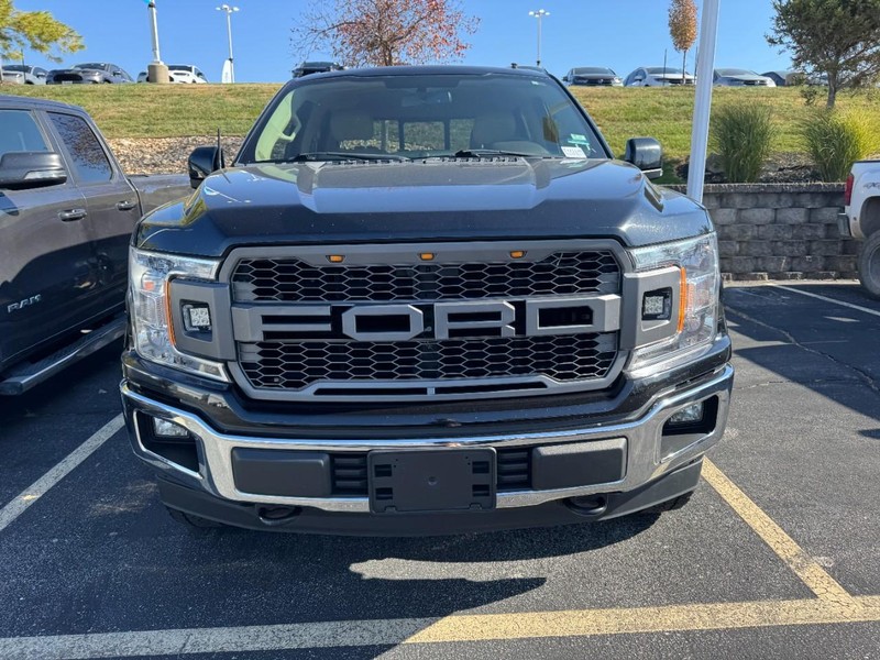 Ford F-150 Vehicle Full-screen Gallery Image 02