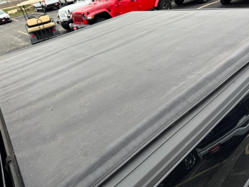 Ford F-150 Vehicle Full-screen Gallery Image 07