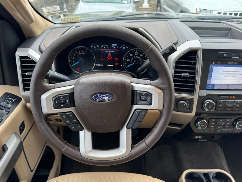 Ford F-150 Vehicle Full-screen Gallery Image 12