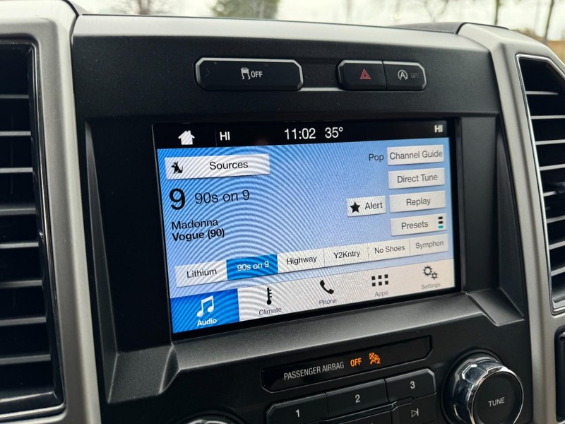 Ford F-150 Vehicle Full-screen Gallery Image 19