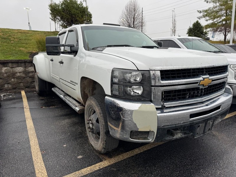 Chevrolet Silverado 3500HD Vehicle Full-screen Gallery Image 03