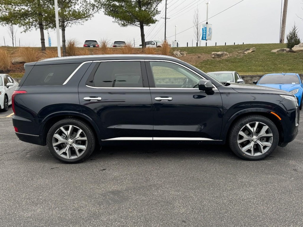 Hyundai Palisade Vehicle Full-screen Gallery Image 02