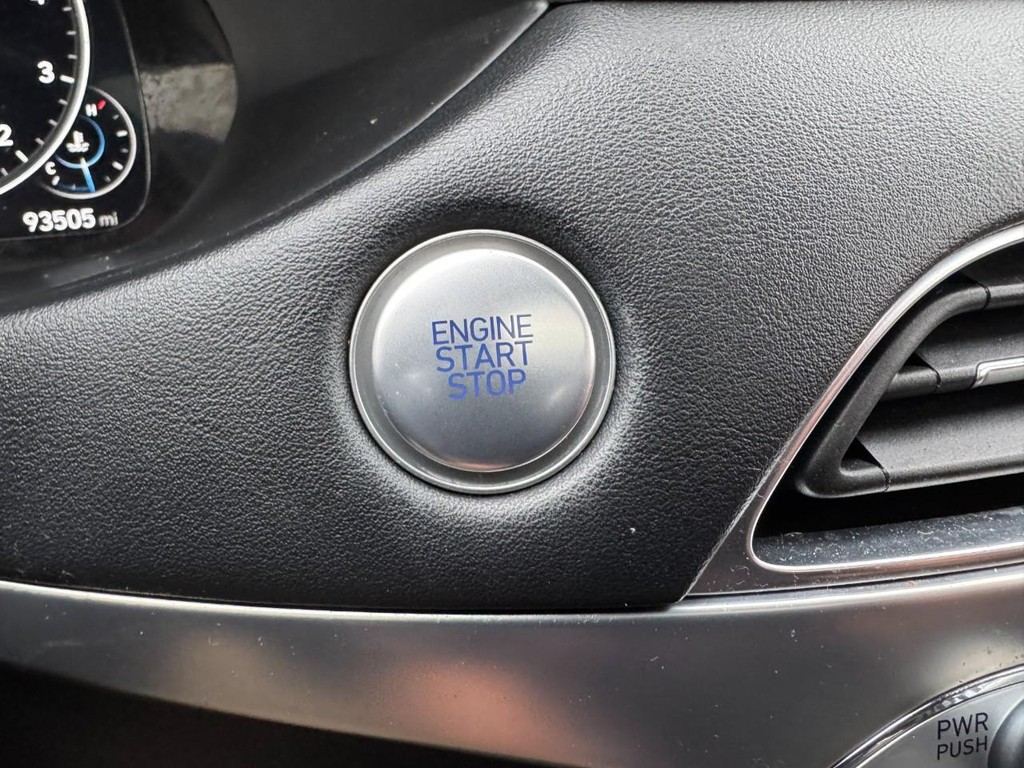 Hyundai Palisade Vehicle Full-screen Gallery Image 25