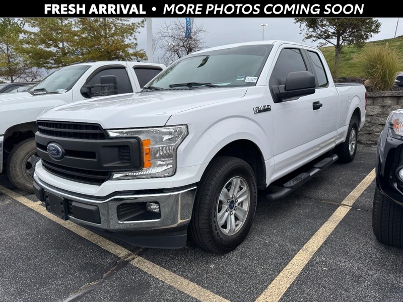 Ford F-150 Vehicle Full-screen Gallery Image 01