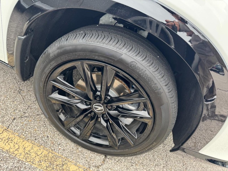 Acura ADX Vehicle Full-screen Gallery Image 04