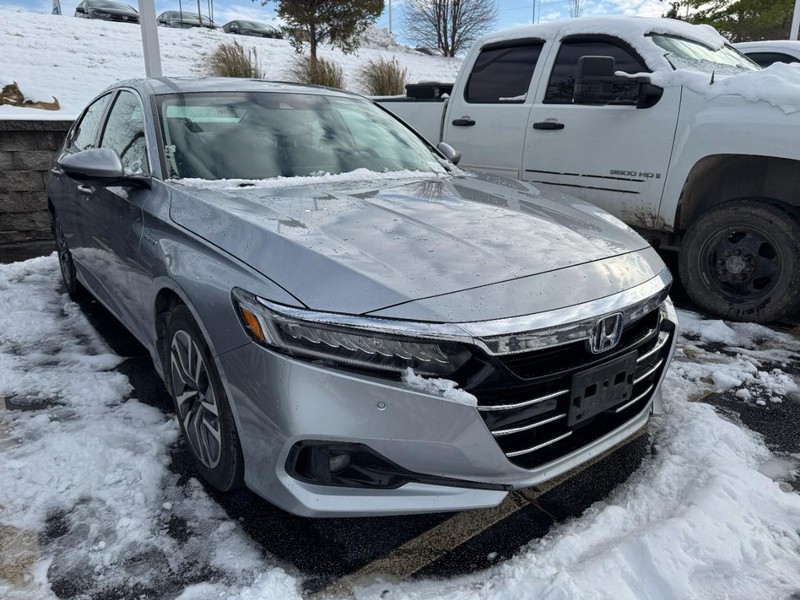 Honda Accord Hybrid Vehicle Full-screen Gallery Image 03