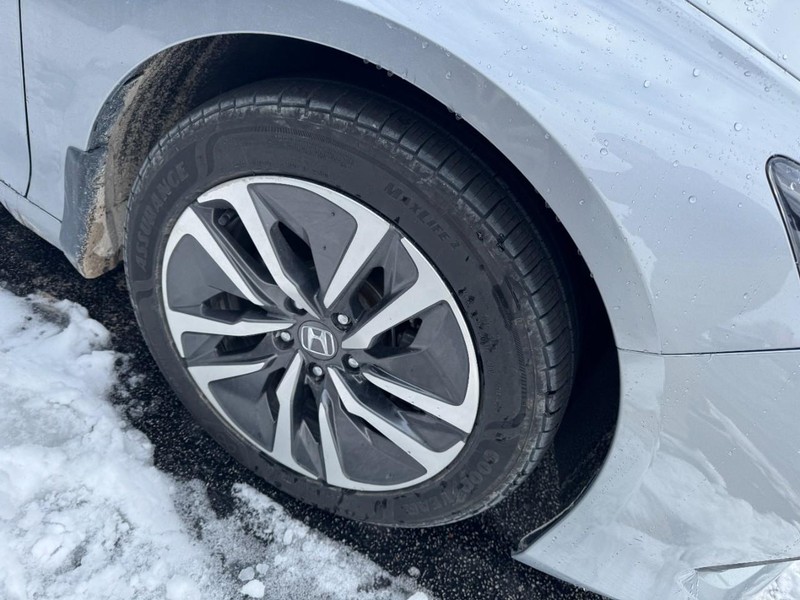 Honda Accord Hybrid Vehicle Full-screen Gallery Image 04