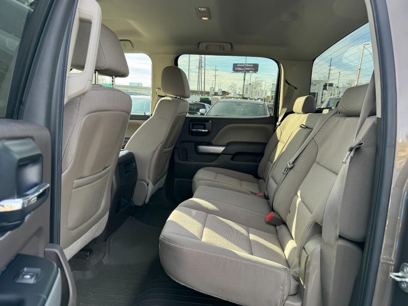 Chevrolet Silverado 1500 Vehicle Full-screen Gallery Image 10