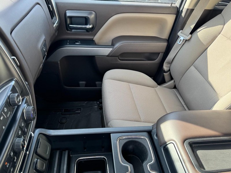 Chevrolet Silverado 1500 Vehicle Full-screen Gallery Image 13