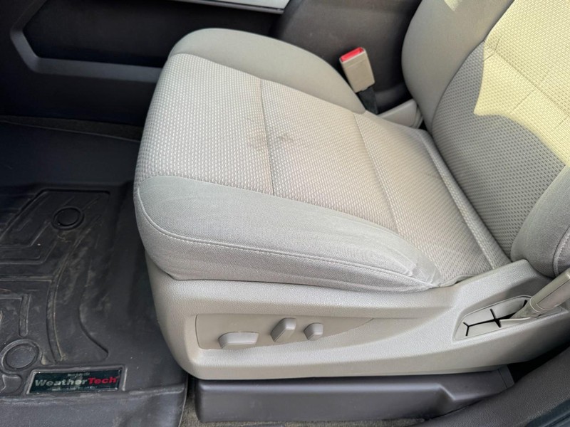 Chevrolet Silverado 1500 Vehicle Full-screen Gallery Image 14