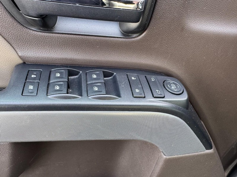 Chevrolet Silverado 1500 Vehicle Full-screen Gallery Image 15