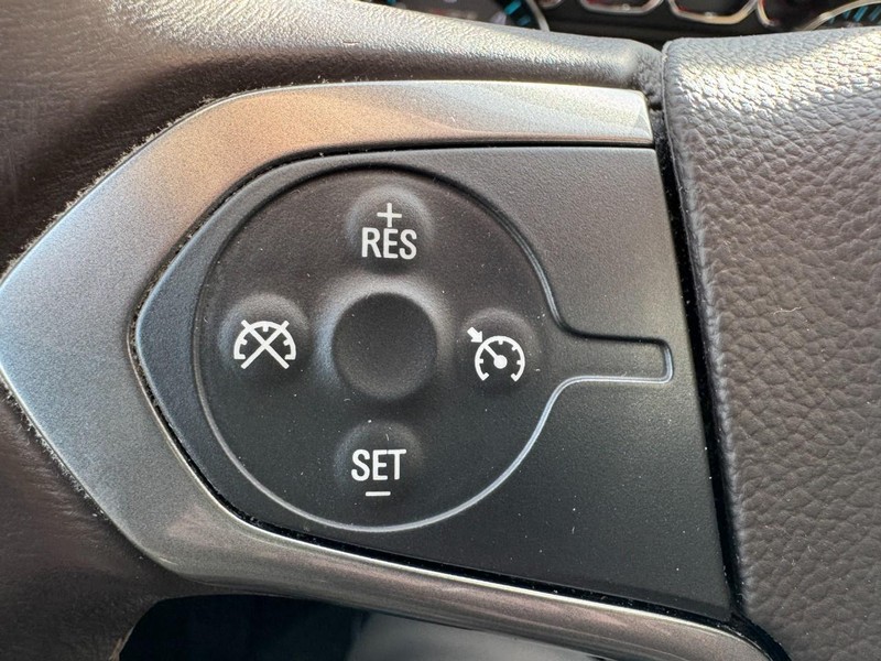 Chevrolet Silverado 1500 Vehicle Full-screen Gallery Image 17