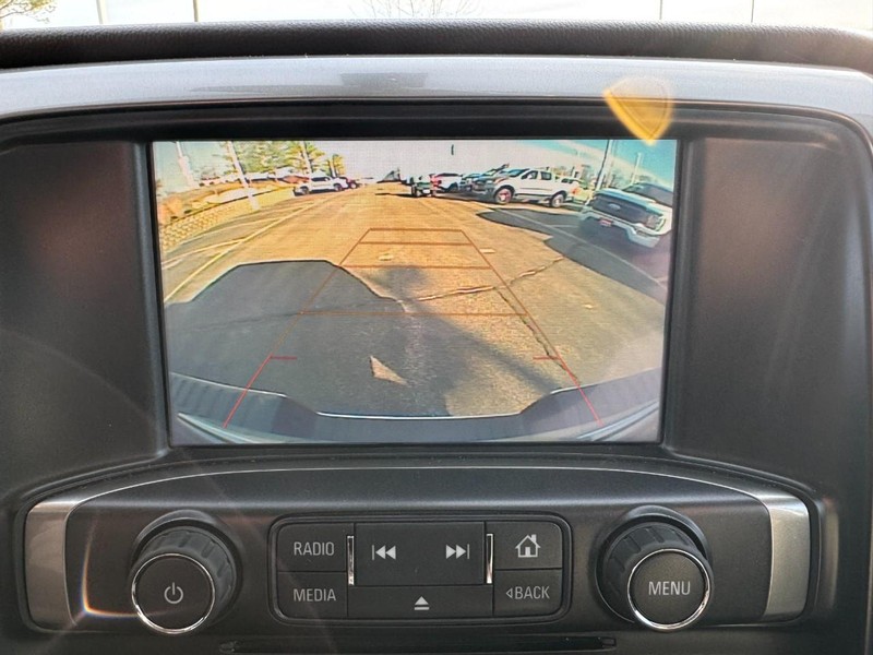 Chevrolet Silverado 1500 Vehicle Full-screen Gallery Image 22