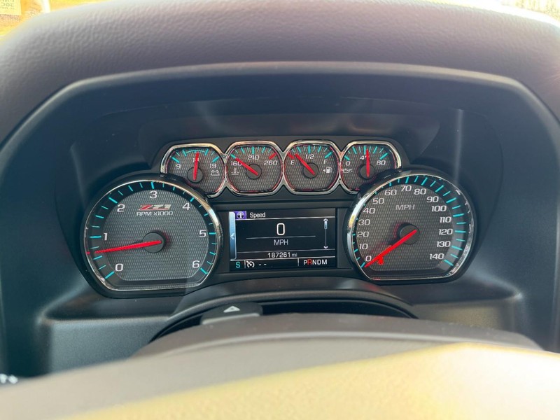 Chevrolet Silverado 1500 Vehicle Full-screen Gallery Image 23