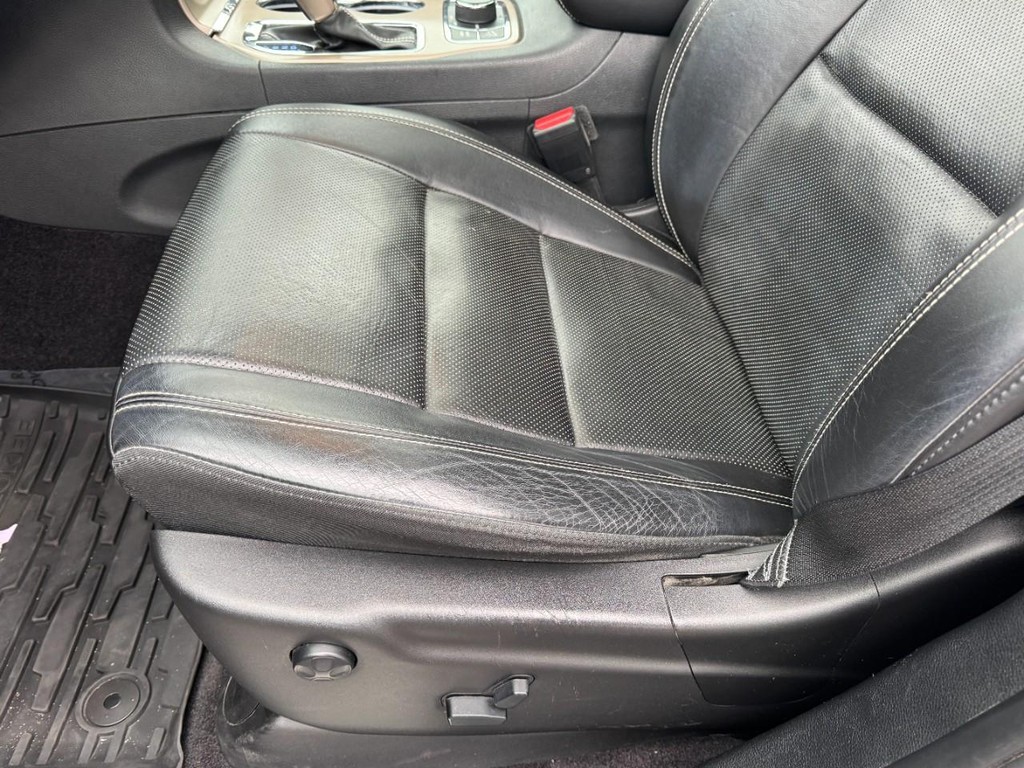 Jeep Grand Cherokee Vehicle Full-screen Gallery Image 15