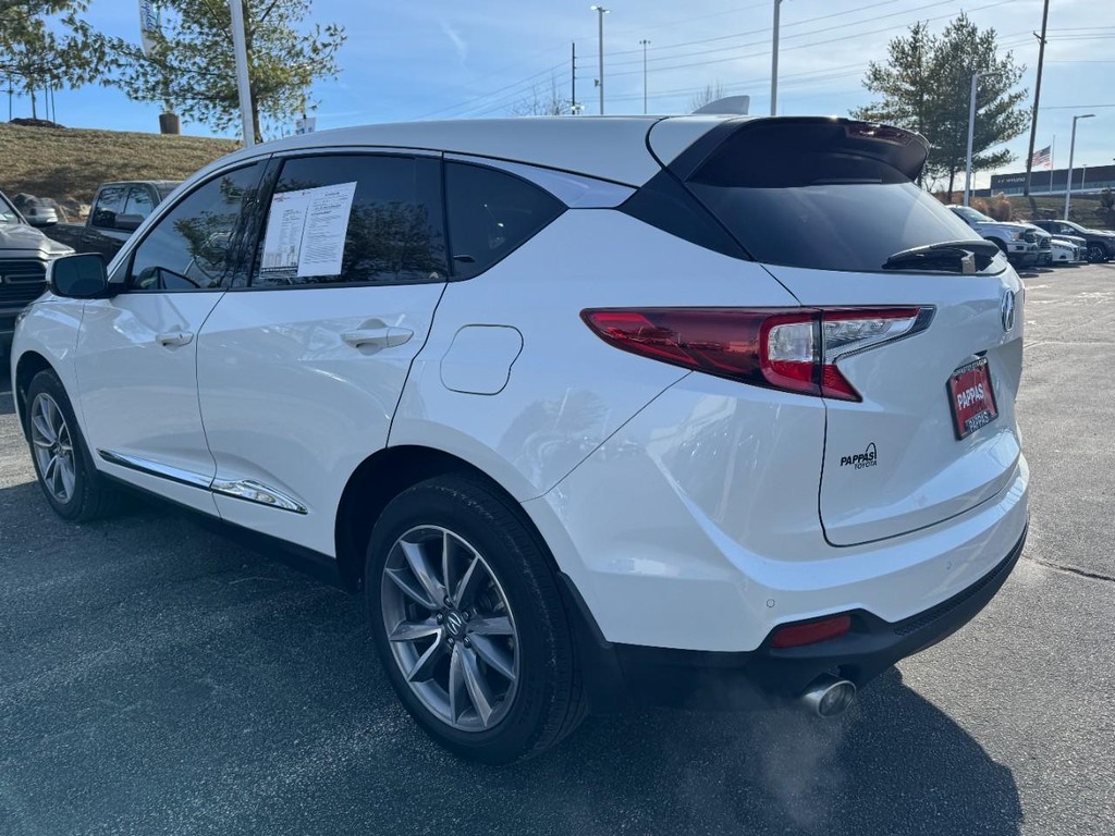 Acura RDX Vehicle Full-screen Gallery Image 05