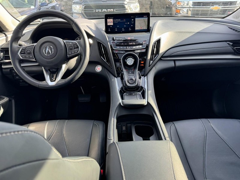 Acura RDX Vehicle Full-screen Gallery Image 12