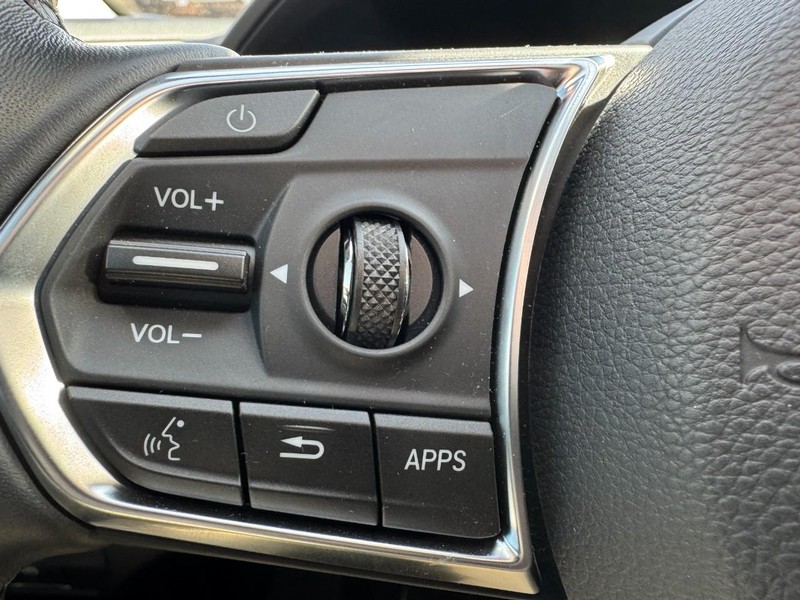 Acura RDX Vehicle Full-screen Gallery Image 17